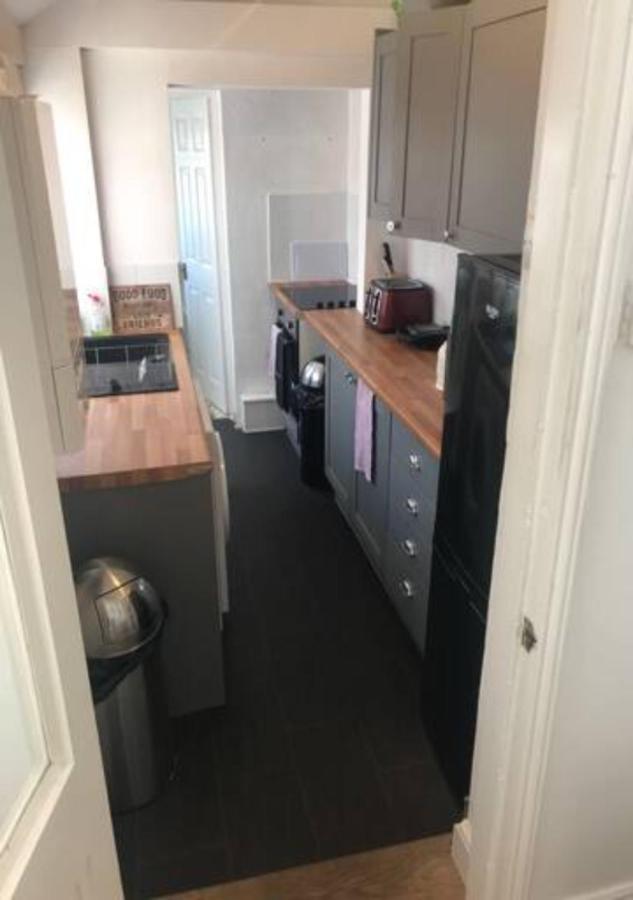 4 Bedroom House For Corporate Stays In קטרינג מראה חיצוני תמונה